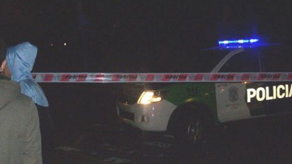 Degollaron a una mujer que estaba con su bebé en brazos