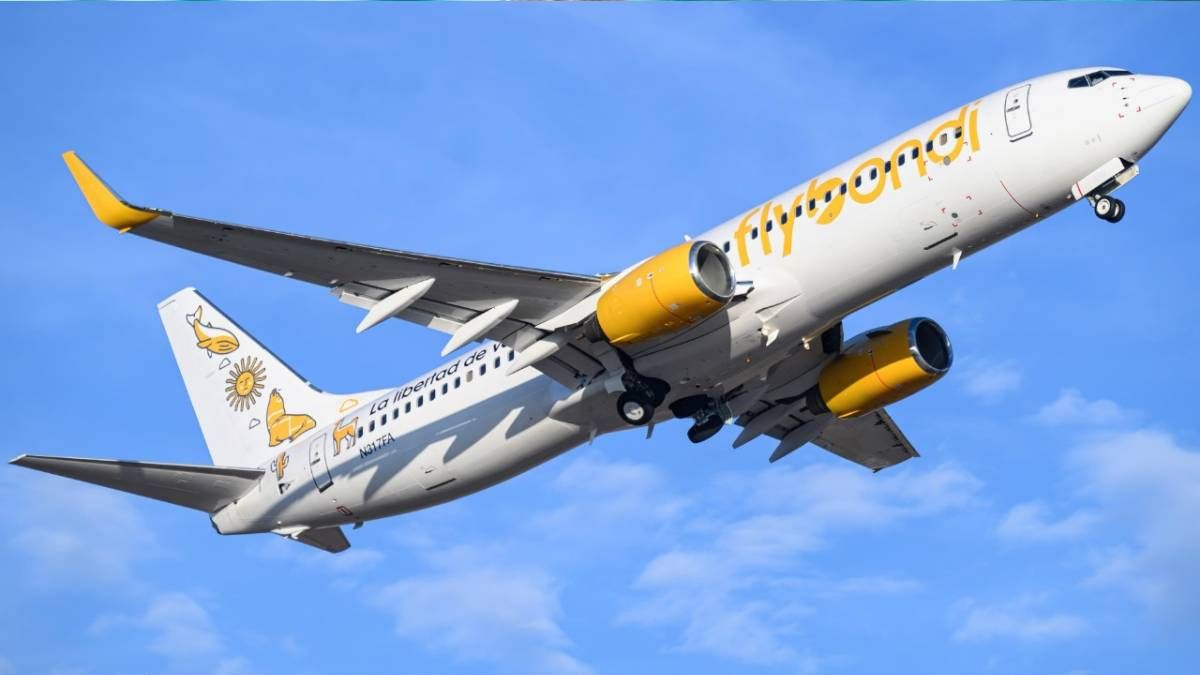 An airline offers flights between Buenos Aires and Nuqueen for 24 thousand pesos