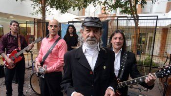 momentos inolvidables de la carrera del mono salvi, icono del rock local momentos inolvidables de la carrera del mono salvi, icono del rock local