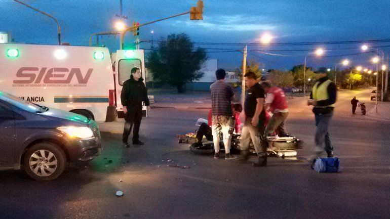 Motociclista en grave estado tras un violento choque