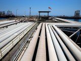 Foto de archivo. Un petrolero es cargado en la refinería de petróleo de Saudi Aramco de Ras Tanura en Arabia Saudita. 21 de mayo de 2018. REUTERS/Ahmed Jadallah.