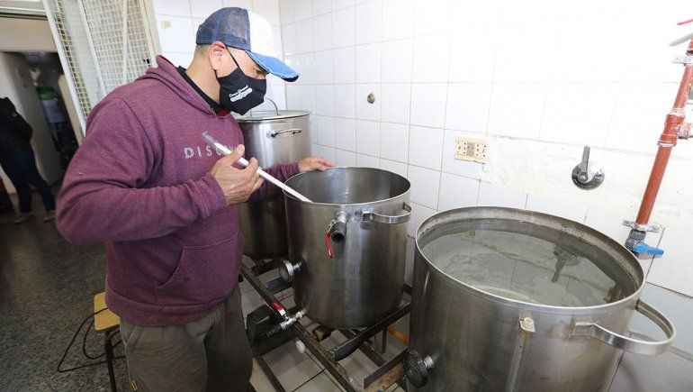 Productores de El Chañar se quedaron sin poder vender sus productos