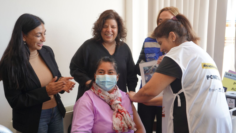 Vizzotti destacó la vacunación de pueblos originarios en Ruca Choroi