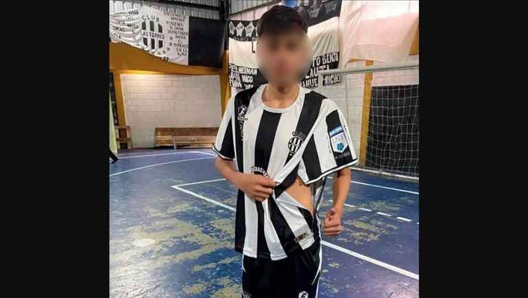 El adolescente permanece en coma inducido. 