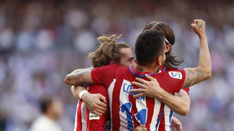 Atlético amargó sobre el final al Real en el clásico de Madrid