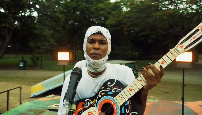 El cantante deberá cumplir la condena en un centro de rehabilitación. El cantante deberá cumplir la condena en un centro de rehabilitación.