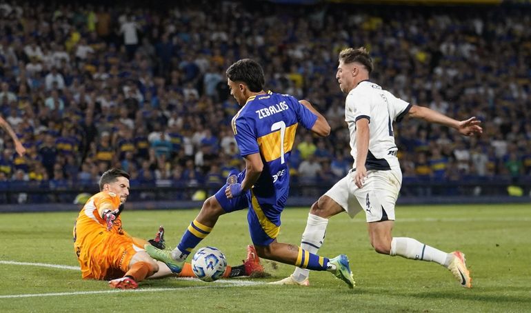 Boca igualó 0 a 0 ante Independiente.