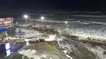 un ciclon extratropical azota la costa atlantica: olas de siete metros, ciudades anegadas y fuertes destrozos un ciclon extratropical azota la costa atlantica: olas de siete metros, ciudades anegadas y fuertes destrozos
