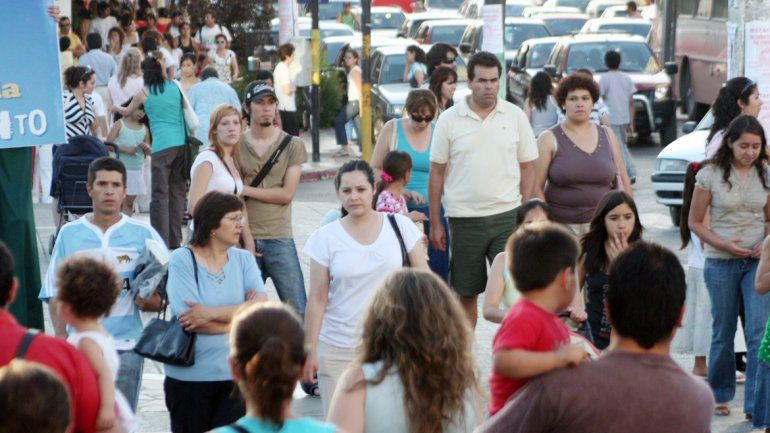Los números se basan en sumar los escolarizados al padrón electoral y compararlos con el último censo.
