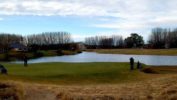 plottier: polemica por torneo de golf sin habilitacion plottier: polemica por torneo de golf sin habilitacion