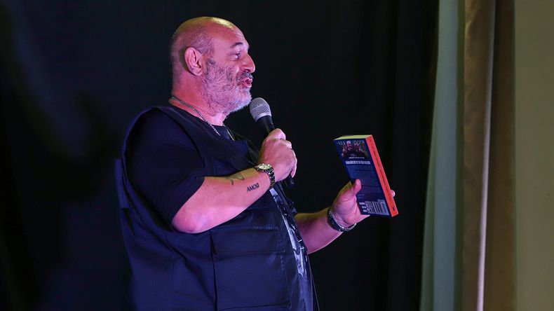 Santiago Cúneo visitó Neuquén para presentar su último libro Democracia Confereral II | LM Neuquen Santiago Cúneo visitó Neuquén para presentar su último libro Democracia Confereral II