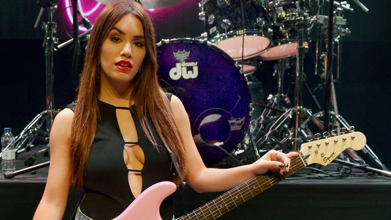 Lali contra la ballena azul