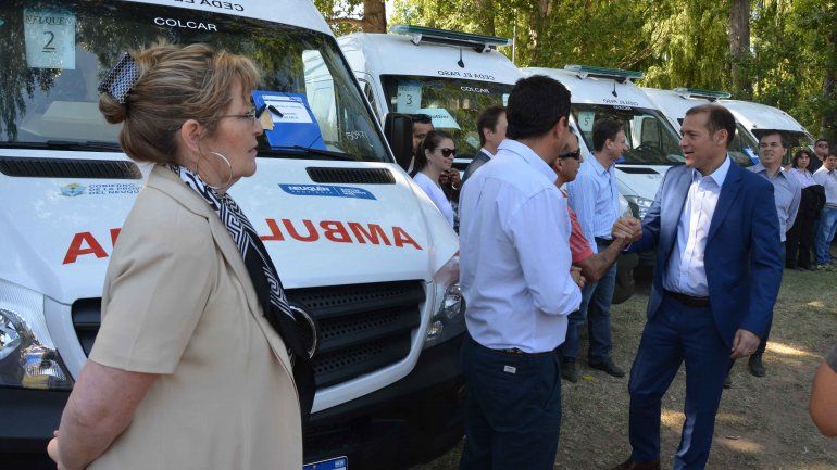 Entregaron 8 ambulancias para hospitales del interior y la capital