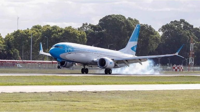 La falla del avión de Aerolíneas Argentinas generó la cancelación de aterrizajes y despegues en Aeroparque.