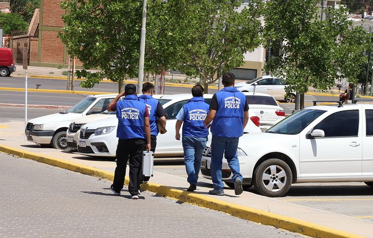 Los allanamientos de Delitos Económicos por el escándalo de la Legislatura. Los allanamientos de Delitos Económicos por el escándalo de la Legislatura.