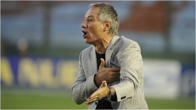 Tras su polémica salida del Rojo, Ariel Holan sonó para reemplazar a Zielinski, pero terminó llegando Tevez Tras su polémica salida del Rojo, Ariel Holan sonó para reemplazar a Zielinski, pero terminó llegando Tevez