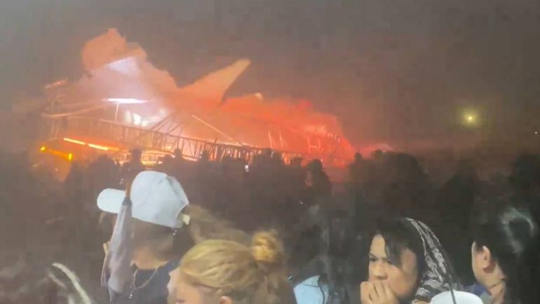 En México murieron 11 personas la trágica caída de un escenario