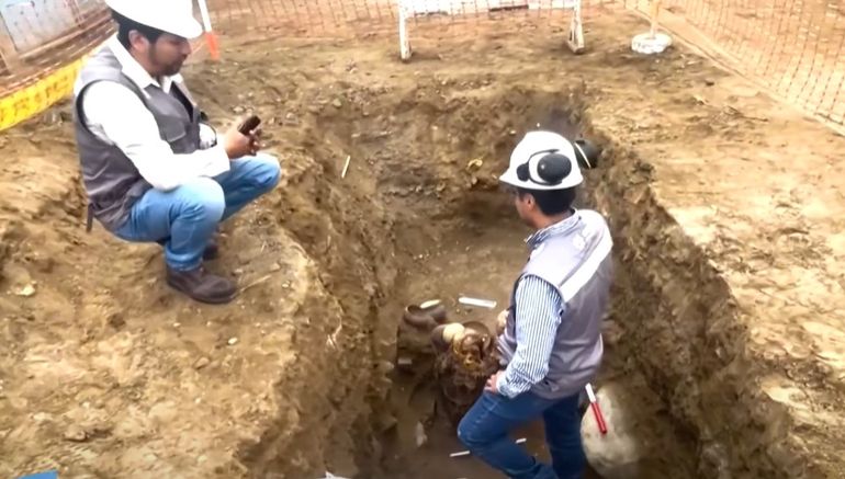 El descubrimiento fue realizado por cuadrilla de trabajadores que realizaban una serie de excavaciones al norte de Lima, capital de Perú. El descubrimiento fue realizado por cuadrilla de trabajadores que realizaban una serie de excavaciones al norte de Lima, capital de Perú.