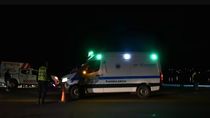 La conductora de la EcoSport fue la única que logró escapar por sus propios medios, en medio del shock y las bajas temperaturas. La conductora de la EcoSport fue la única que logró escapar por sus propios medios, en medio del shock y las bajas temperaturas.