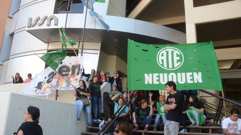 ATE sigue con la toma en el edificio del ISSN