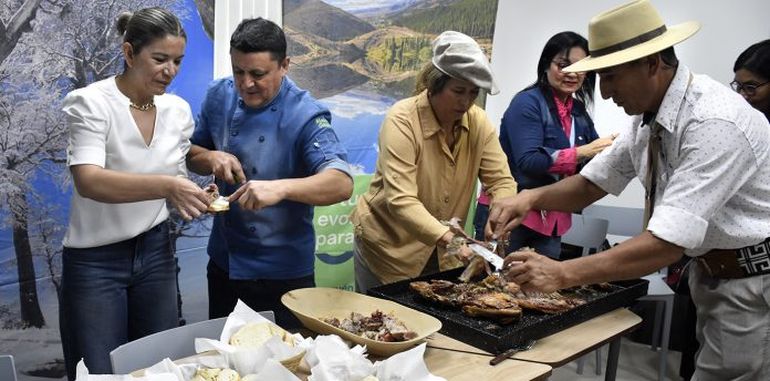 El sábado 30 a las 20 horas tendrá lugar el acto de premiación del certamen de asadoras de chivo. El sábado 30 a las 20 horas tendrá lugar el acto de premiación del certamen de asadoras de chivo.