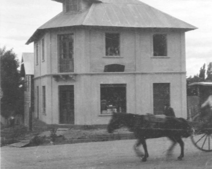 Productos como lanas, cueros, cerda, papas, queso y manteca se despachaban desde la ciudad. Foto: Archivo Visual Patagónico. Productos como lanas, cueros, cerda, papas, queso y manteca se despachaban desde la ciudad. Foto: Archivo Visual Patagónico.