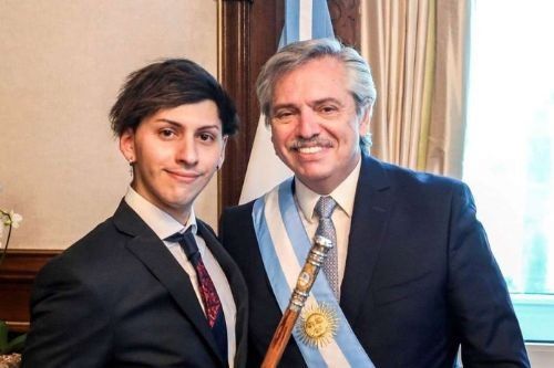 El Presidente con su primer hijo.