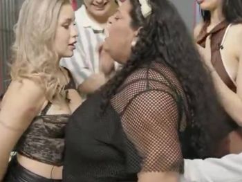 fuerte cruce de coty romero en un reality que es furor en espana fuerte cruce de coty romero en un reality que es furor en espana