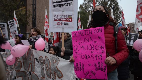 Amenazó a su ex con un cuchillo