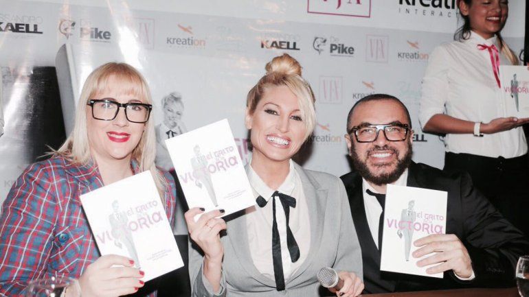 Los usuarios de Twitter criticaron el exorbitante precio de la autobiografía.