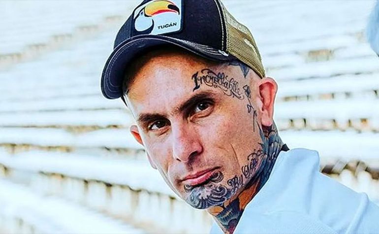 Emanuel Noir, el vocalista de Ke Personajes. Emanuel Noir, el vocalista de Ke Personajes.