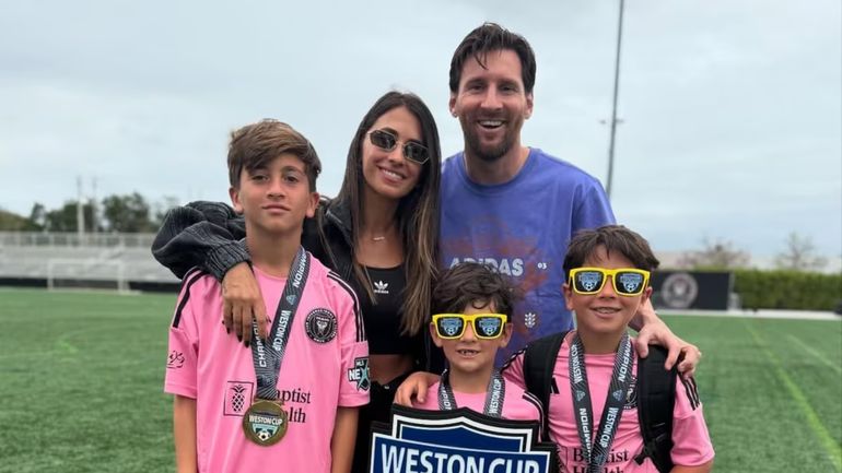 Lionel Messi y su familia Lionel Messi y su familia