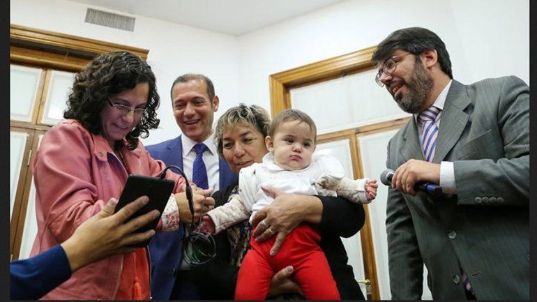 El primer DNI se podrá tramitar a minutos del nacimiento