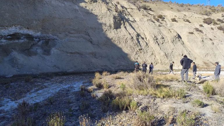 Encontraron el cuerpo de un hombre en el fondo de un barranco de Comodoro Rivadavia.