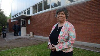 A los 66 años se recibió de abogada: Aunque sea con bastón