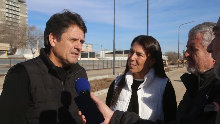Los funcionarios recorrieron la obra durante la mañana de este sábado.