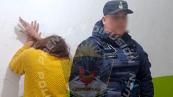 intento de robo en neuquen: atraparon a una mujer mientras intentaba llevarse una moto