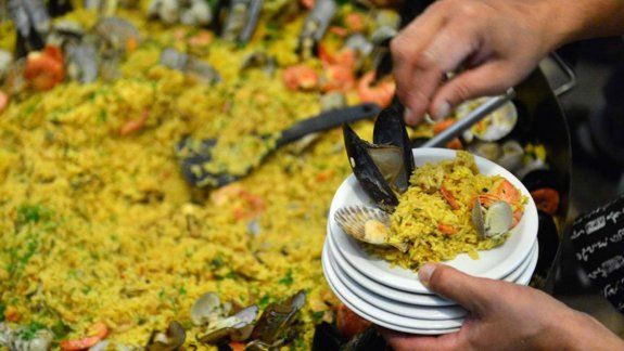 Le pone el broche a la temporada con shows y gastronomía