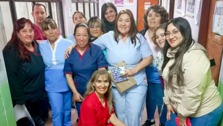 Amo lo que hago: la historia de Claudia Flores y sus 33 años junto a la comunidad de Picún Leufú.