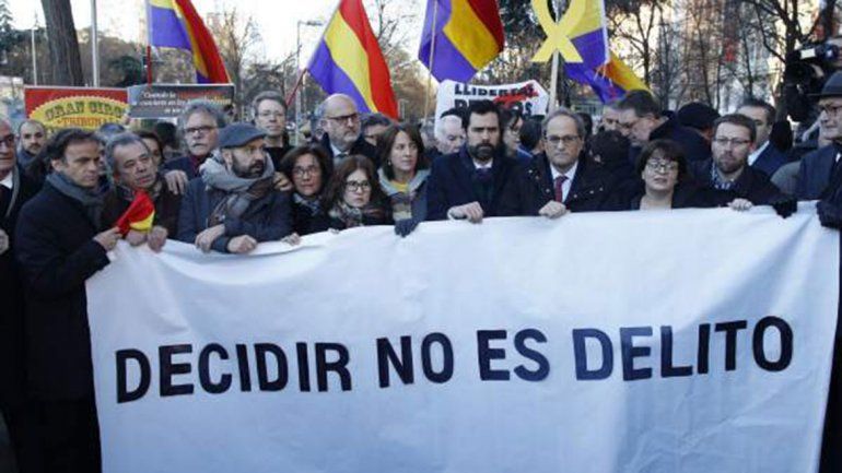 España: empezó el juicio contra 12 políticos catalanes