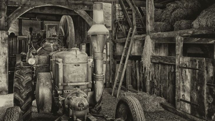 El Bulldog Lanz fue un modelo de tractor producido por Heinrich Lanz AG de Mannheim, en la región de Baden-Württemberg en Alemania. Muchas de estas unidades llegaron a los campos argentinos hasta las primeras decadas del siglo pasado.