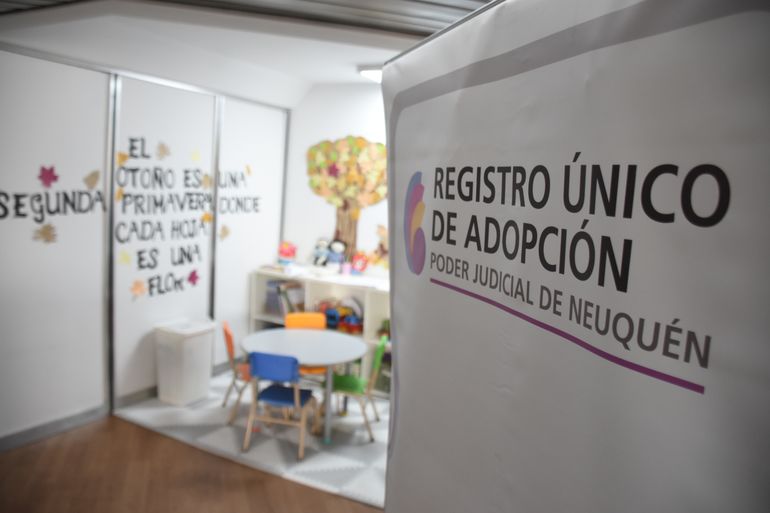 No encuentran familias que quieran adoptar a 10 chicos de 8 a 17 años