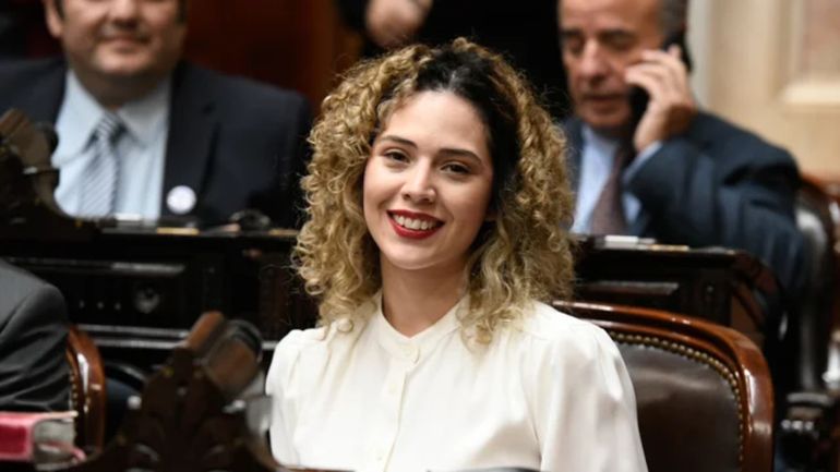 Lourdes Arrieta, la polémica diputada que votaría a favor del Gobierno. Lourdes Arrieta, la polémica diputada que votaría a favor del Gobierno.