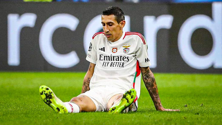 Ángel Di María tuvo que pedir el cambio a los 78 en el partido que Benfica perdió con Inter.&nbsp;