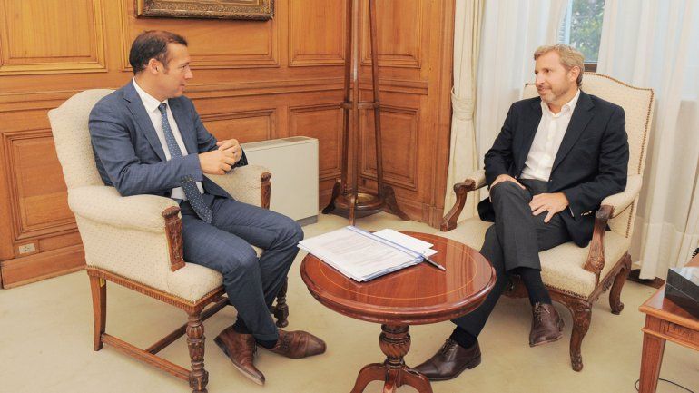 El gobernador Omar Gutiérrez y el ministro del Interior