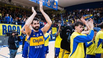 otro momento insolito en el basquet: echaron a la mascota de boca en la victoria sobre ferro