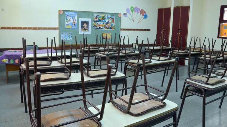 Por el paro de porteros, se complicó el postergado arranque del ciclo lectivo 2017