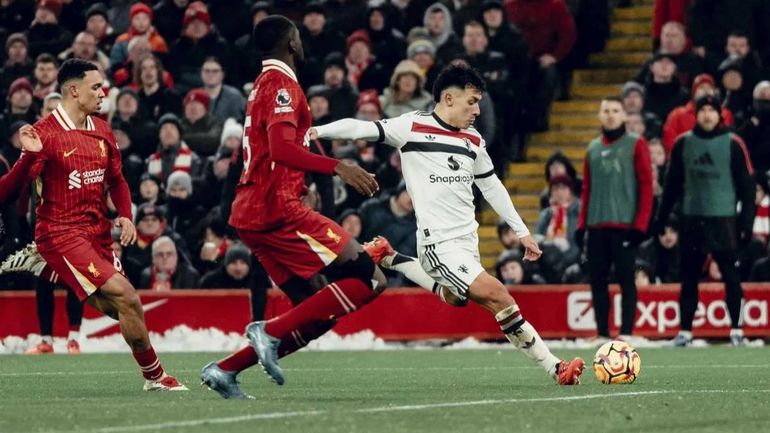 El momento previo al gol de Lisandro Martínez El momento previo al gol de Lisandro Martínez