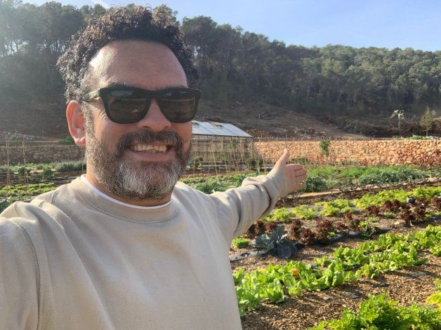 Los brazos abiertos a la huerta siempre. Viru en Ibiza
