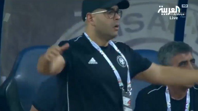 Una jugada increíble como insólita en el fútbol árabe